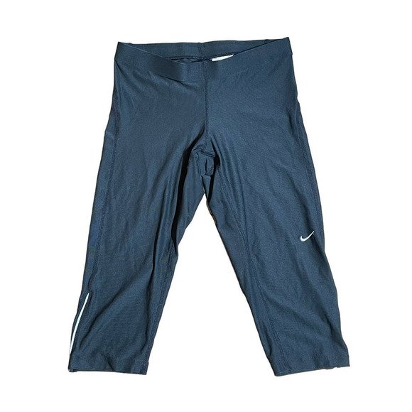 Women's Nike Performance Cropped athletic Leggings.  Black Size Small. - Picture 1 of 4